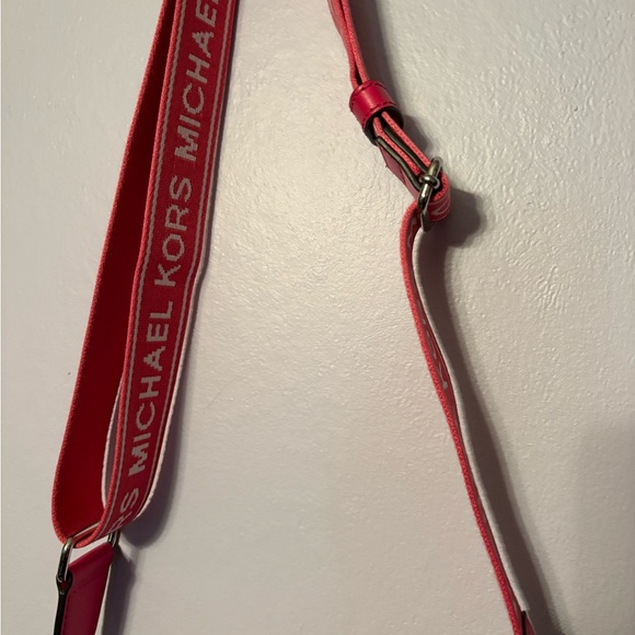 Michael Kors Pink Crossbody Bag purse jet set NWT - Picture 3 of 6